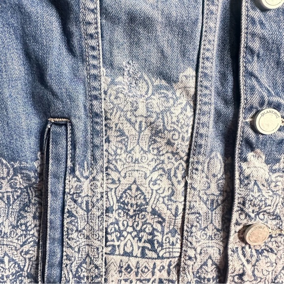 BlankNYC Women’s Denim Jacket Size Small Distressed Hem Paisley Print Jean Coat - Picture 4 of 9